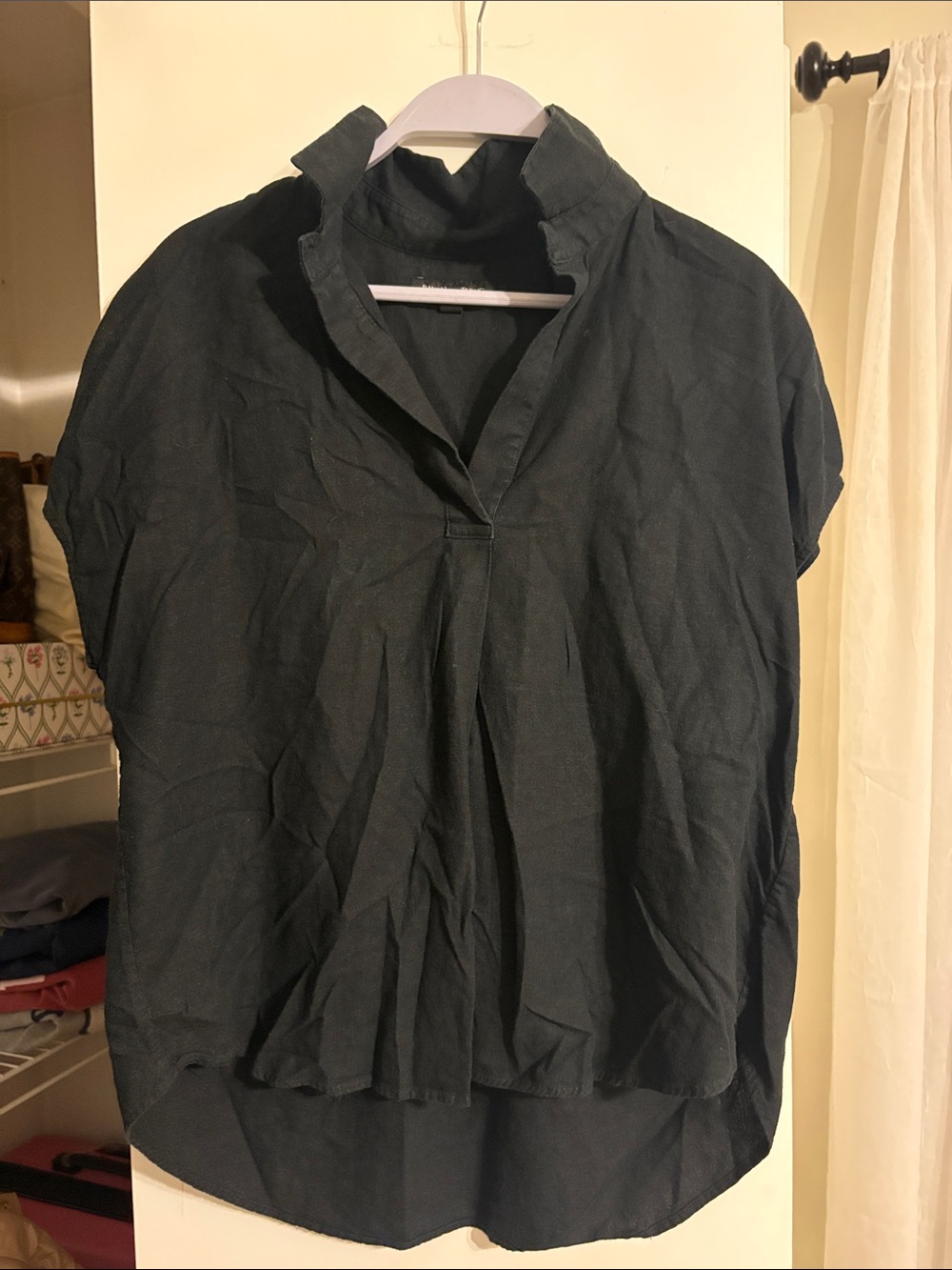 Banana Republic Black Short Sleeve Collared Blouse